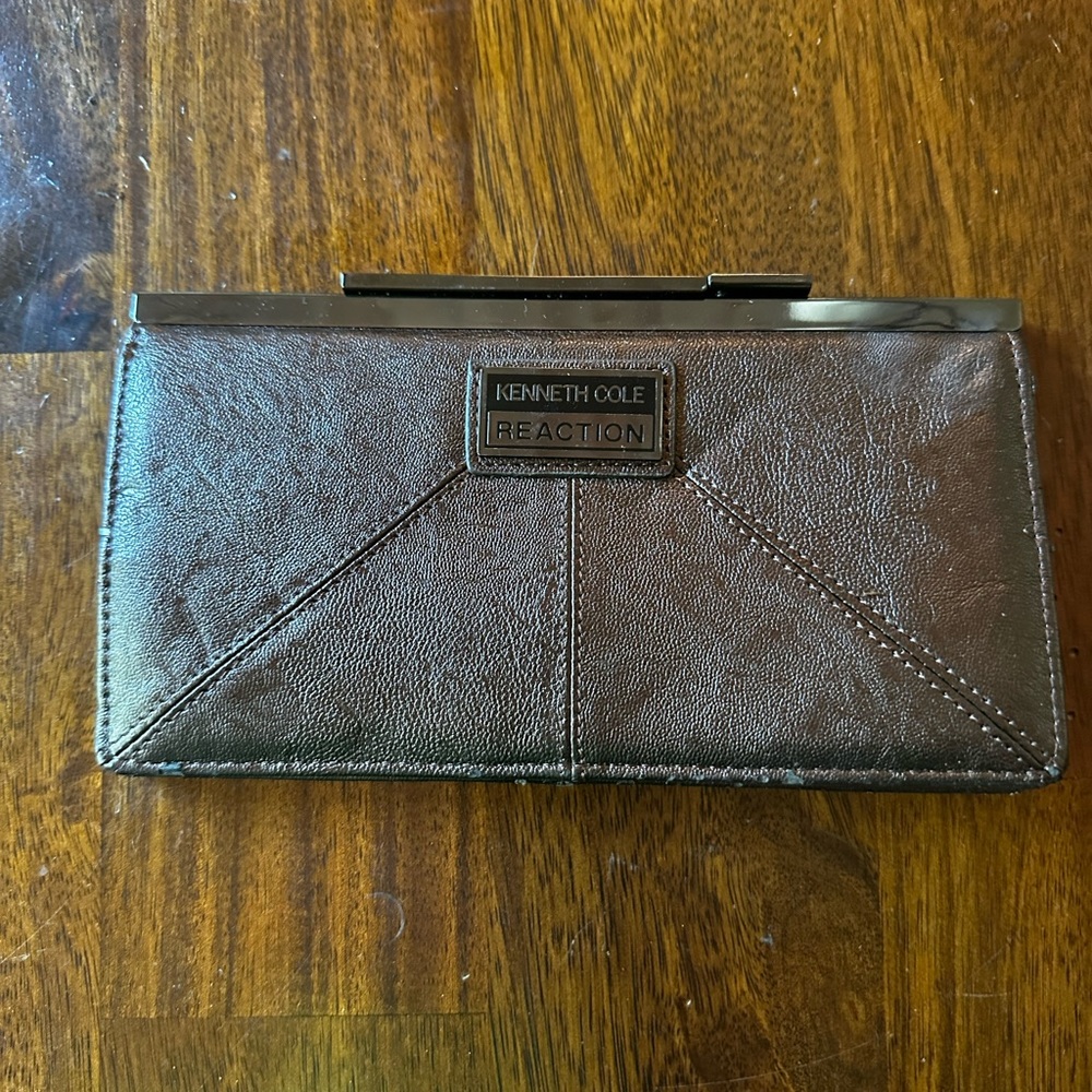 Kenneth Cole wallet. Rich brown like new